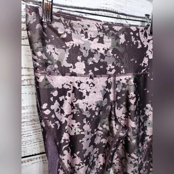 Under Armour Compression Crop Leggings Purple size Small Performance - Picture 2 of 6